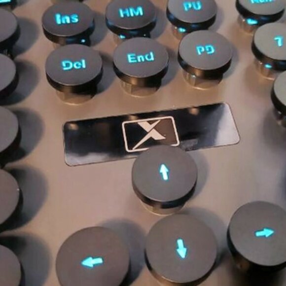 Surmen V300 Wired Gaming Keyboard Black Blue Light Up New - Picture 3 of 3